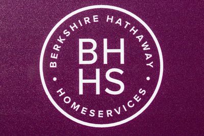Is Berkshire Hathaway Stock Underperforming the S&P 500?